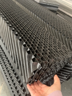 برج تبريد المياه الصناعي ذو الجريان المضاد PVC مزيلات الانجراف